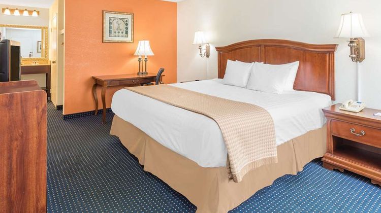 Baymont by Wyndham Rocky Mount I-95 Room