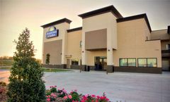 Days Inn & Suites Port Arthur