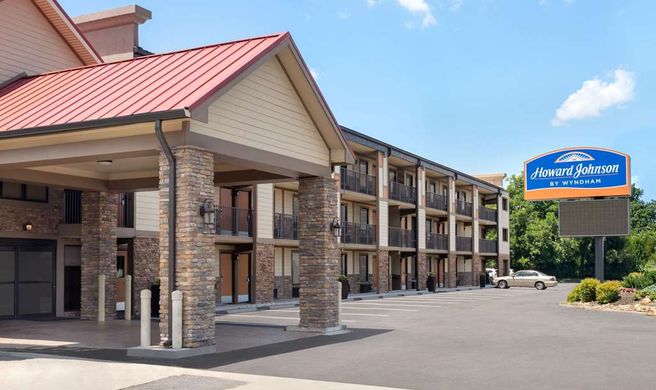 Howard Johnson Pigeon Forge Exterior