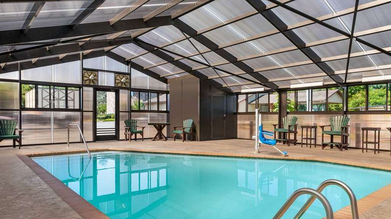 <b>Howard Johnson Pigeon Forge Pool</b>. Images powered by <a href="https://iceportal.shijigroup.com/" title="IcePortal" target="_blank">IcePortal</a>.
