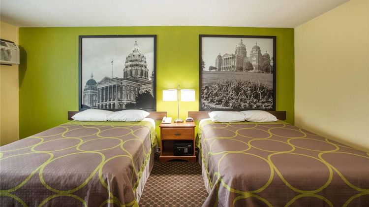 Super 8 Williams Room