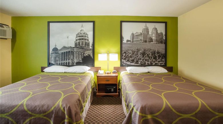 <b>Super 8 Williams Room</b>. Images powered by <a href="https://iceportal.shijigroup.com/" title="IcePortal" target="_blank">IcePortal</a>.