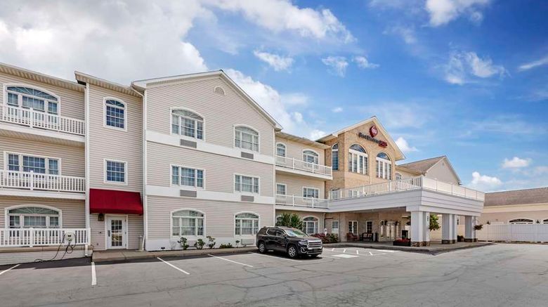 <b>Best Western Plus Dutch Haus Inn & Suite Exterior</b>. Images powered by <a href="https://iceportal.shijigroup.com/" title="IcePortal" target="_blank">IcePortal</a>.