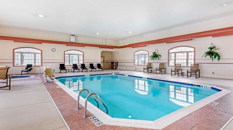 <b>Best Western Plus Dutch Haus Inn & Suite Pool</b>. Images powered by <a href="https://iceportal.shijigroup.com/" title="IcePortal" target="_blank">IcePortal</a>.