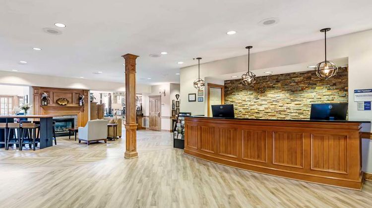 Best Western Plus Dutch Haus Inn & Suite Lobby