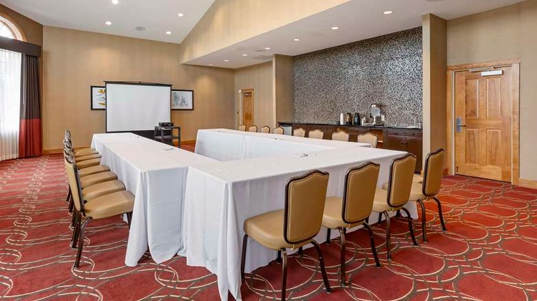<b>Best Western Plus Dutch Haus Inn & Suite Meeting</b>. Images powered by <a href="https://iceportal.shijigroup.com/" title="IcePortal" target="_blank">IcePortal</a>.