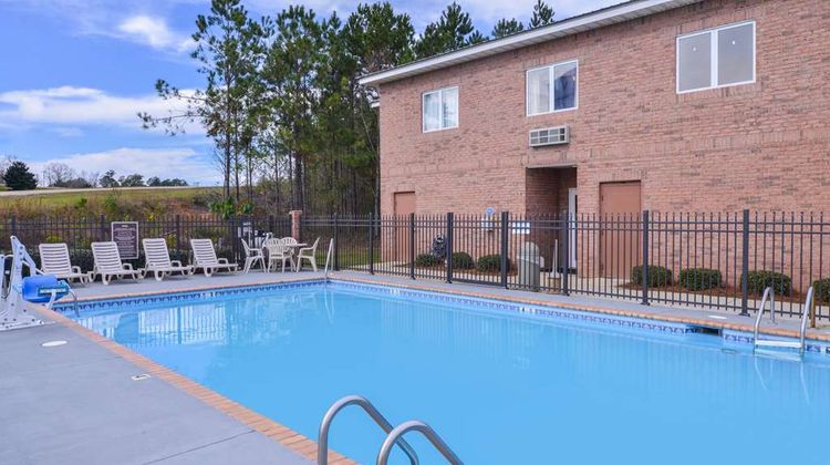 Americas Best Value Inn Pool