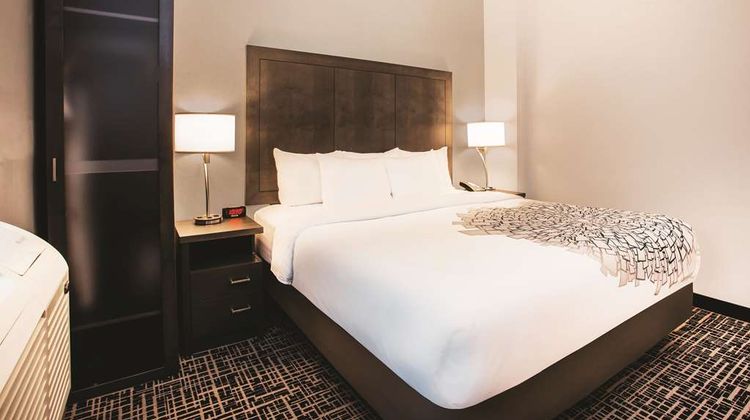 La Quinta Inn/Suites Baltimore Downtown Room