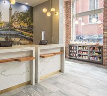 La Quinta Inn/Suites Baltimore Downtown Lobby
