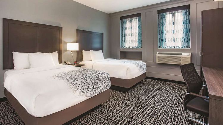 La Quinta Inn/Suites Baltimore Downtown Room
