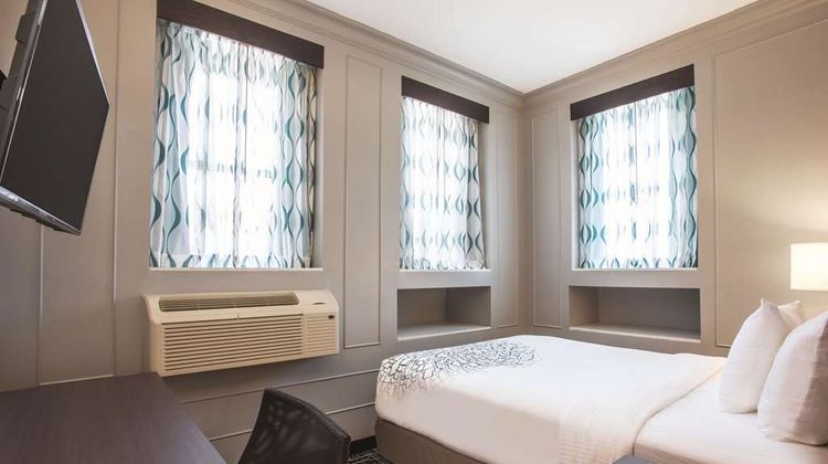 La Quinta Inn/Suites Baltimore Downtown Room