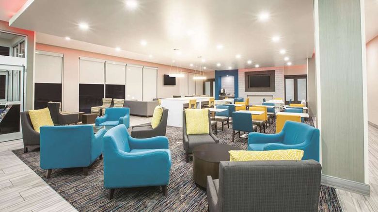 <b>La Quinta Inn & Suites Broken Arrow Other</b>. Images powered by <a href="https://iceportal.shijigroup.com/" title="IcePortal" target="_blank">IcePortal</a>.