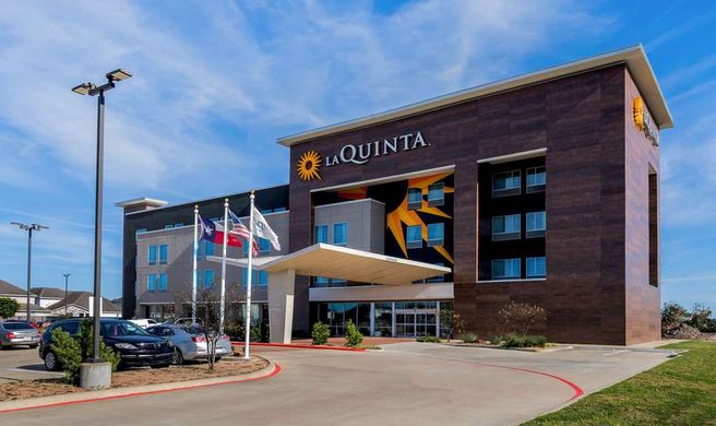 La Quinta Inn & Suites Cypress Exterior