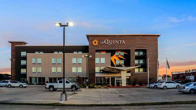 <b>La Quinta Inn & Suites Cypress Exterior</b>. Images powered by <a href="https://iceportal.shijigroup.com/" title="IcePortal" target="_blank">IcePortal</a>.
