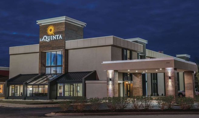 La Quinta Inn & Suites Festus Exterior
