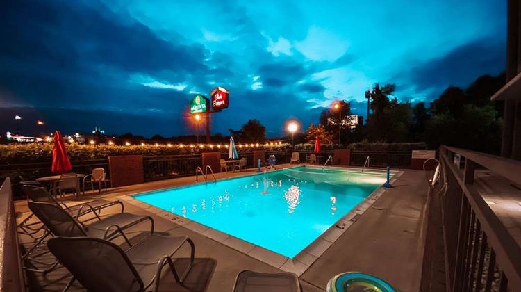 La Quinta Inn & Suites Festus Pool