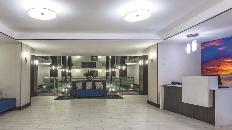 <b>La Quinta Inn & Suites Covington Lobby</b>. Images powered by <a href="https://iceportal.shijigroup.com/" title="IcePortal" target="_blank">IcePortal</a>.
