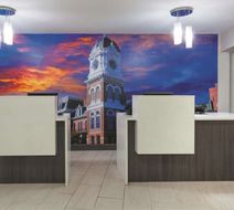 La Quinta Inn & Suites Covington Lobby