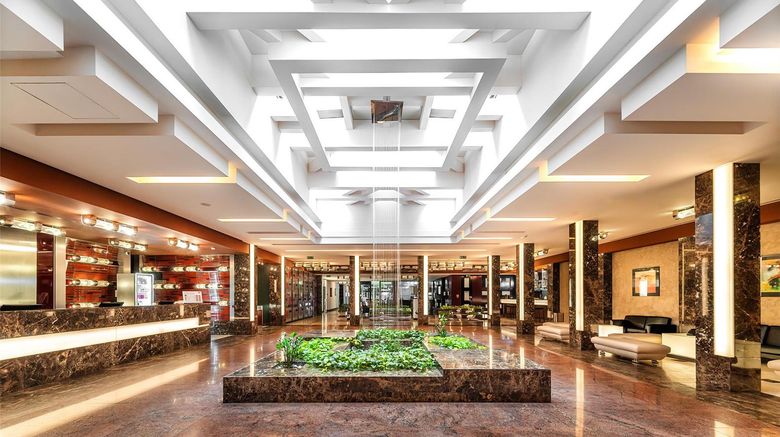 <b>Grand Majestic Plaza Hotel Lobby</b>. Images powered by <a href="https://iceportal.shijigroup.com/" title="IcePortal" target="_blank">IcePortal</a>.