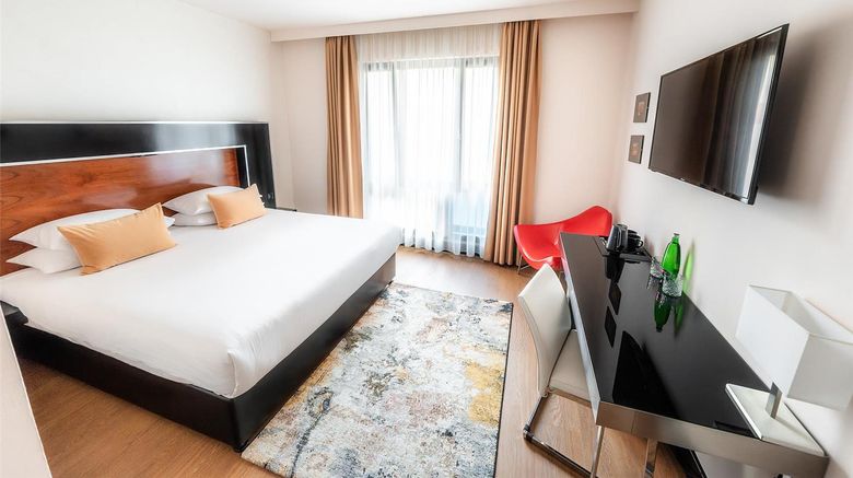 <b>Grand Majestic Plaza Hotel Room</b>. Images powered by <a href="https://iceportal.shijigroup.com/" title="IcePortal" target="_blank">IcePortal</a>.