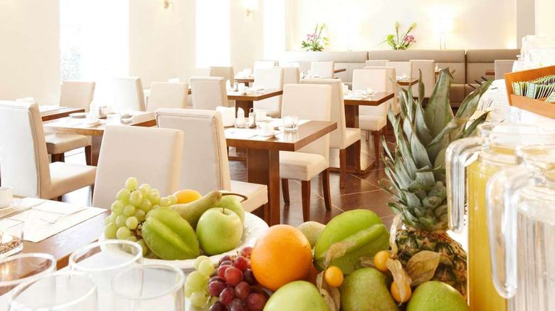 <b>Hotel Domicil Hamburg by Golden Tulip Restaurant</b>. Images powered by <a href="https://iceportal.shijigroup.com/" title="IcePortal" target="_blank">IcePortal</a>.