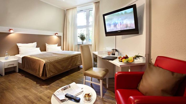 <b>Hotel Domicil Hamburg by Golden Tulip Room</b>. Images powered by <a href="https://iceportal.shijigroup.com/" title="IcePortal" target="_blank">IcePortal</a>.