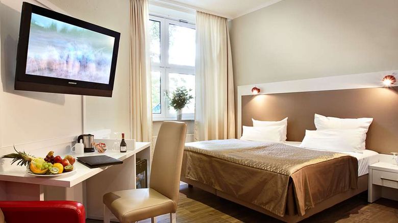 <b>Hotel Domicil Hamburg by Golden Tulip Room</b>. Images powered by <a href="https://iceportal.shijigroup.com/" title="IcePortal" target="_blank">IcePortal</a>.