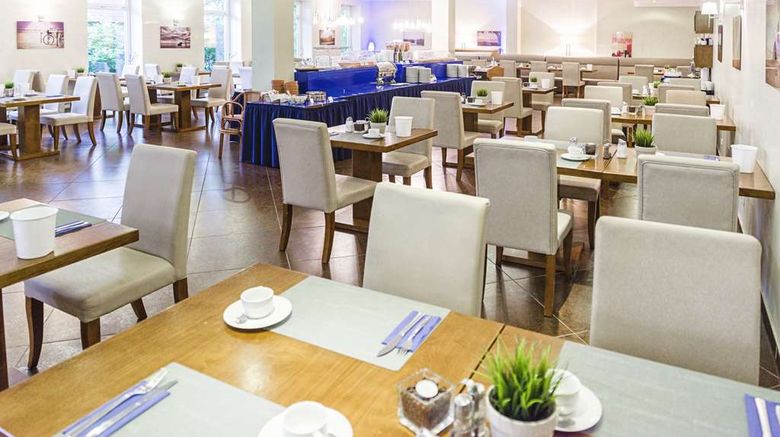 <b>Hotel Domicil Hamburg by Golden Tulip Restaurant</b>. Images powered by <a href="https://iceportal.shijigroup.com/" title="IcePortal" target="_blank">IcePortal</a>.