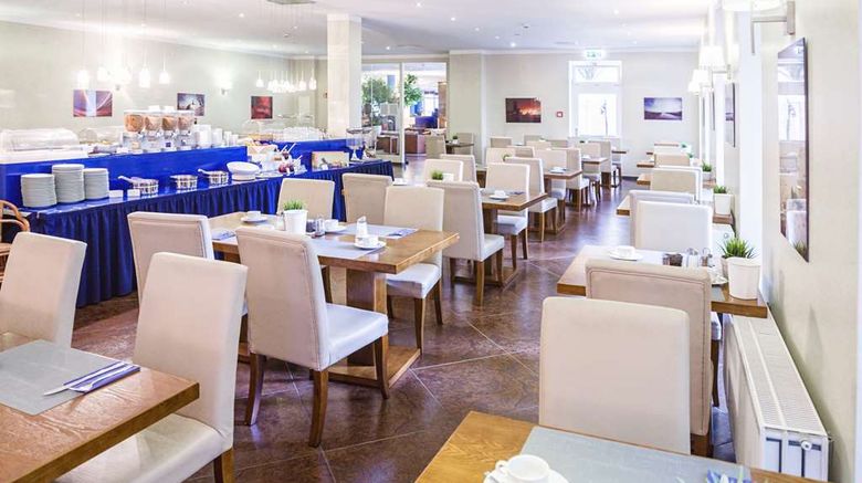<b>Hotel Domicil Hamburg by Golden Tulip Restaurant</b>. Images powered by <a href="https://iceportal.shijigroup.com/" title="IcePortal" target="_blank">IcePortal</a>.