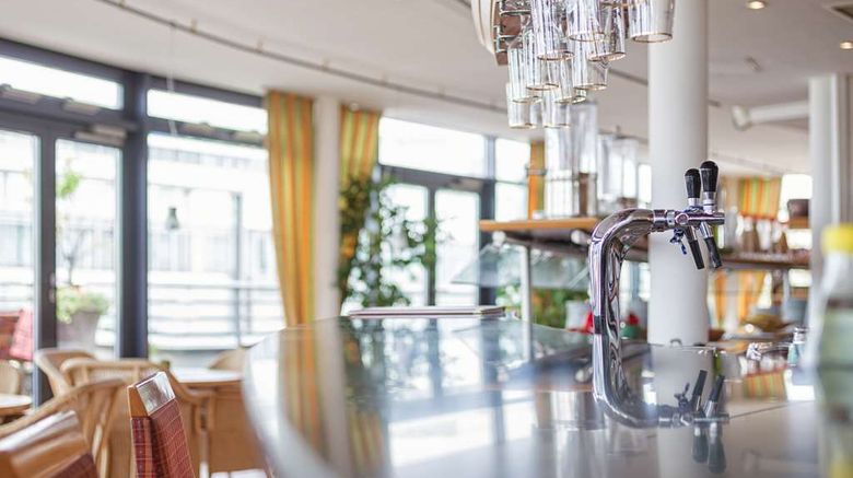 <b>Radisson Hotel Berlin Charlottenburg Restaurant</b>. Images powered by <a href="https://iceportal.shijigroup.com/" title="IcePortal" target="_blank">IcePortal</a>.