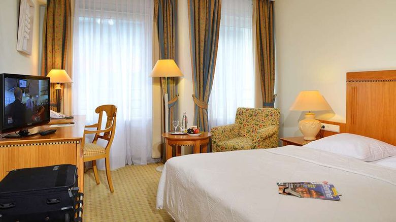 <b>Radisson Hotel Berlin Charlottenburg Room</b>. Images powered by <a href="https://iceportal.shijigroup.com/" title="IcePortal" target="_blank">IcePortal</a>.