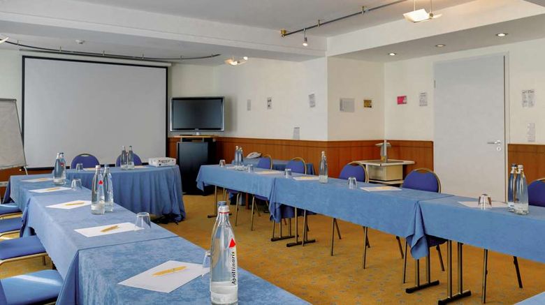 <b>Radisson Hotel Berlin Charlottenburg Meeting</b>. Images powered by <a href="https://iceportal.shijigroup.com/" title="IcePortal" target="_blank">IcePortal</a>.
