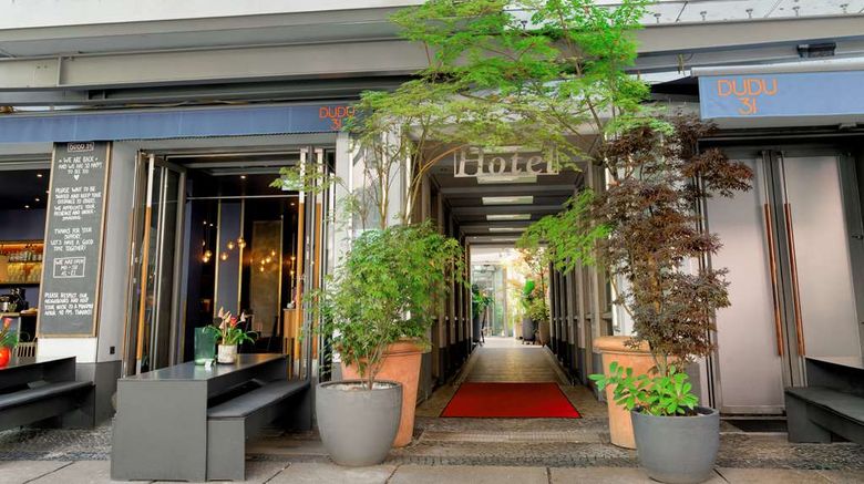 <b>Hotel Bleibtreu Berlin by Golden Tulip Exterior</b>. Images powered by <a href="https://iceportal.shijigroup.com/" title="IcePortal" target="_blank">IcePortal</a>.