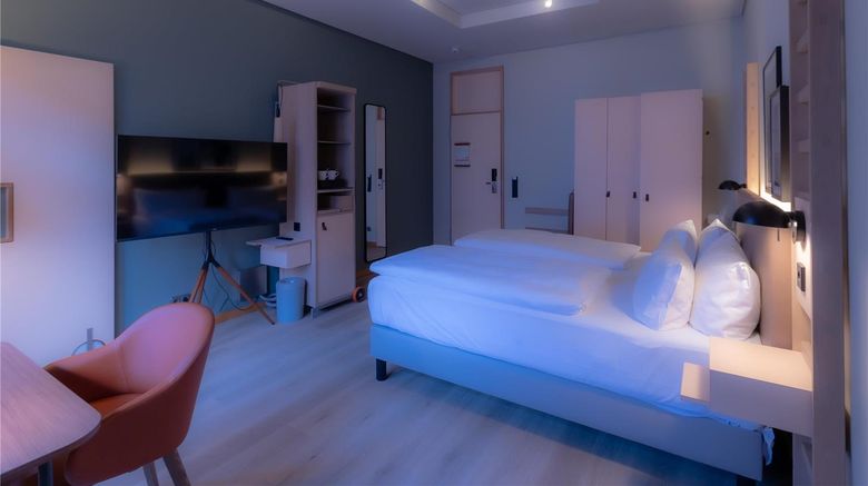 <b>Hotel Bleibtreu Berlin by Golden Tulip Room</b>. Images powered by <a href="https://iceportal.shijigroup.com/" title="IcePortal" target="_blank">IcePortal</a>.