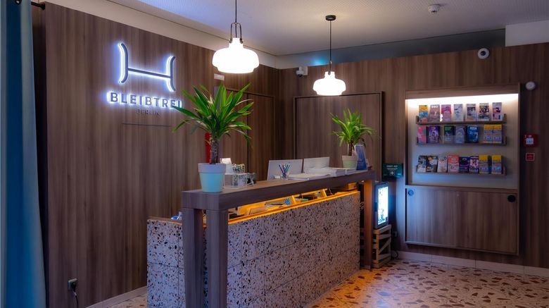 <b>Hotel Bleibtreu Berlin by Golden Tulip Lobby</b>. Images powered by <a href="https://iceportal.shijigroup.com/" title="IcePortal" target="_blank">IcePortal</a>.