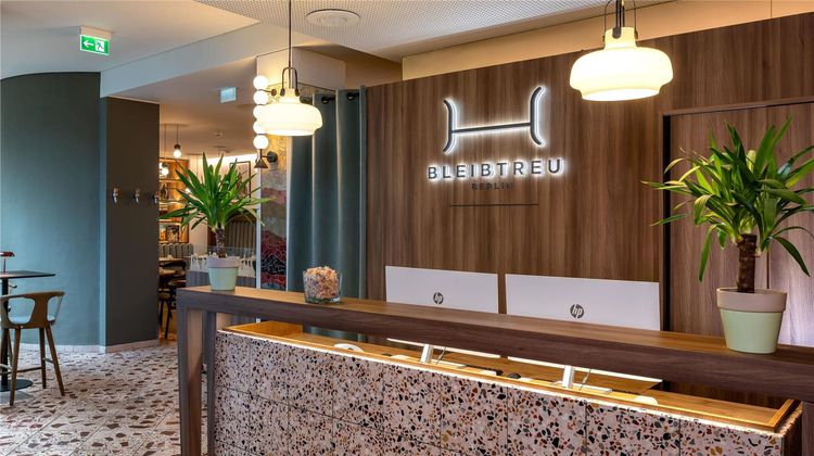 Hotel Bleibtreu Berlin by Golden Tulip Lobby