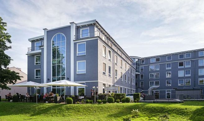 Golden Tulip Hotel am Schloss Koepenick Exterior