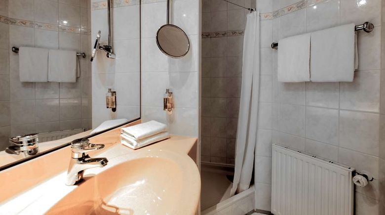 <b>Golden Tulip Hotel am Schloss Koepenick Suite</b>. Images powered by <a href="https://iceportal.shijigroup.com/" title="IcePortal" target="_blank">IcePortal</a>.