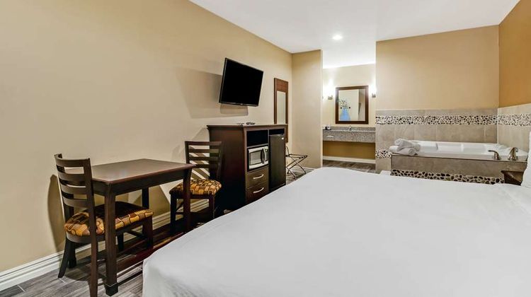 Americas Best Value Inn Houston FM 529 Room