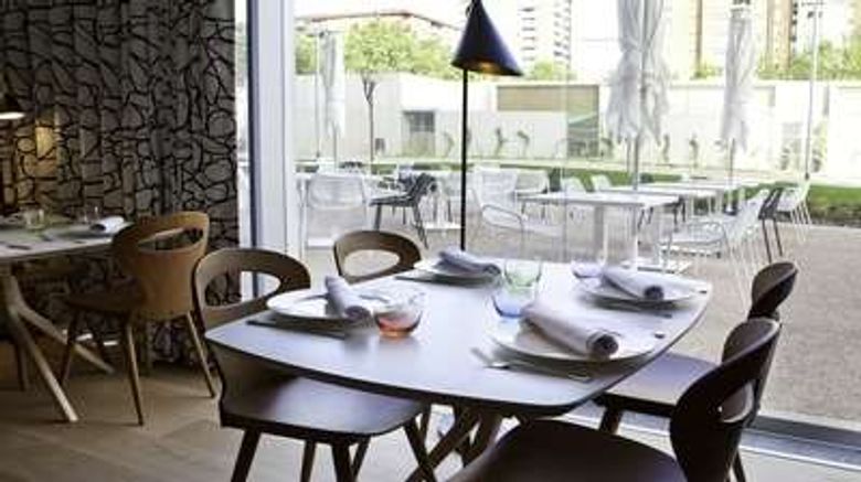 <b>Vincci Bit Restaurant</b>. Images powered by <a href="https://iceportal.shijigroup.com/" title="IcePortal" target="_blank">IcePortal</a>.