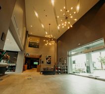 Hotel Mirra Lobby