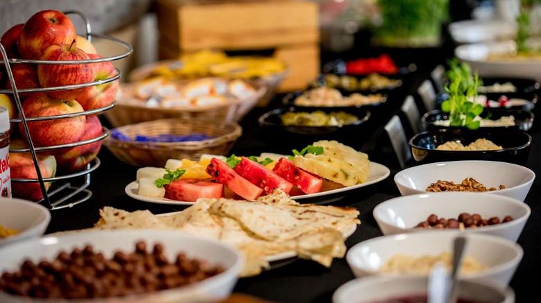 <b>Hotel Diament Spodek Katowice Restaurant</b>. Images powered by <a href="https://iceportal.shijigroup.com/" title="IcePortal" target="_blank">IcePortal</a>.