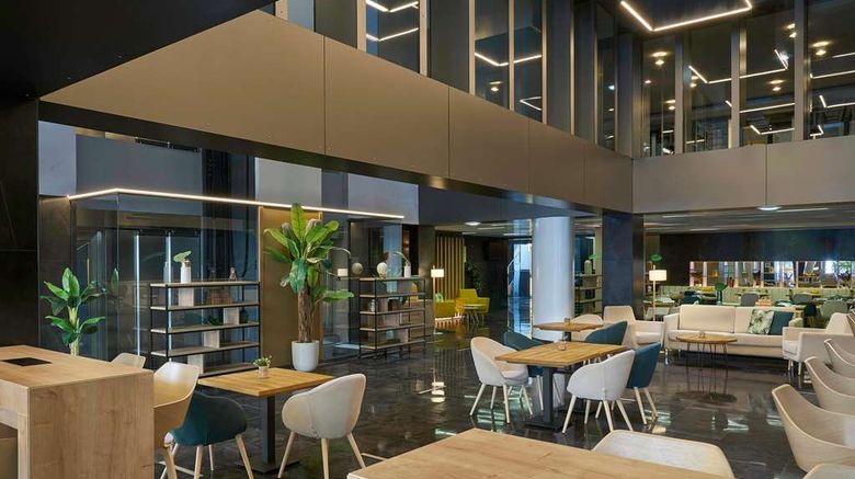 <b>Vincci Zaragoza Zentro Lobby</b>. Images powered by <a href="https://iceportal.shijigroup.com/" title="IcePortal" target="_blank">IcePortal</a>.