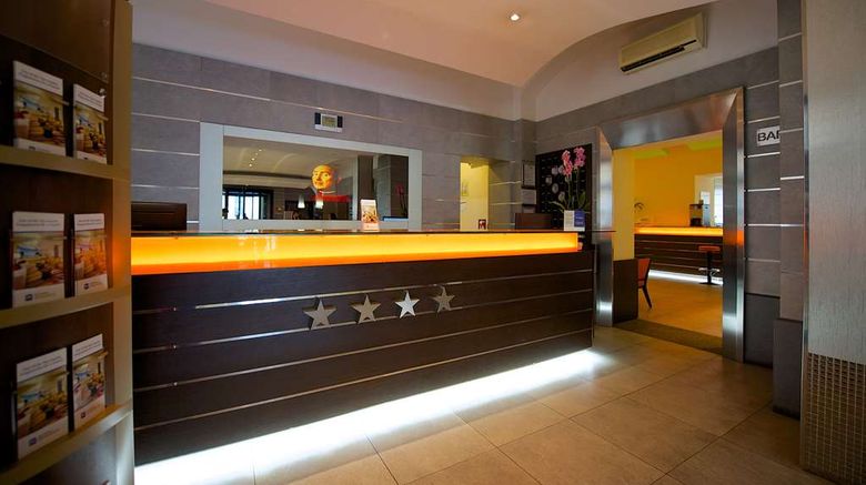 <b>Best Western Crystal Palace Hotel Lobby</b>. Images powered by <a href="https://iceportal.shijigroup.com/" title="IcePortal" target="_blank">IcePortal</a>.