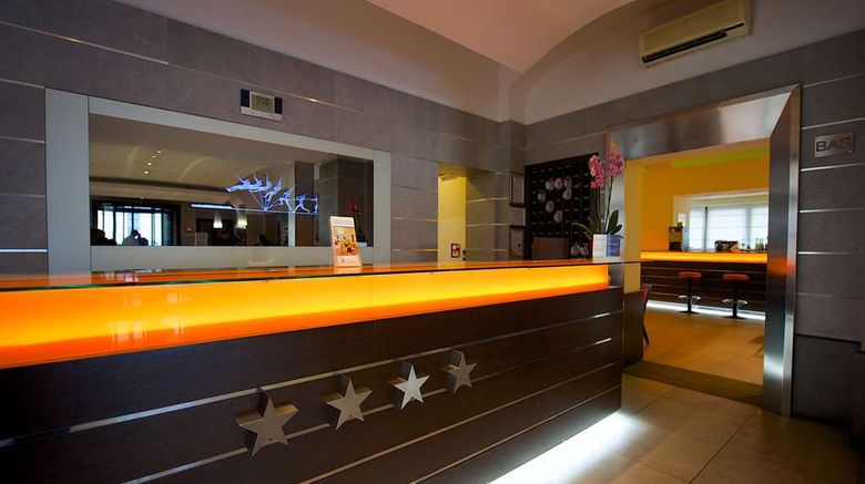 <b>Best Western Crystal Palace Hotel Lobby</b>. Images powered by <a href="https://iceportal.shijigroup.com/" title="IcePortal" target="_blank">IcePortal</a>.