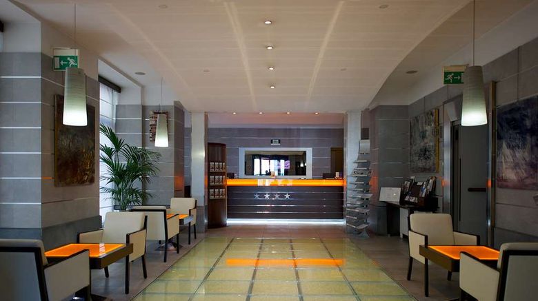 <b>Best Western Crystal Palace Hotel Lobby</b>. Images powered by <a href="https://iceportal.shijigroup.com/" title="IcePortal" target="_blank">IcePortal</a>.