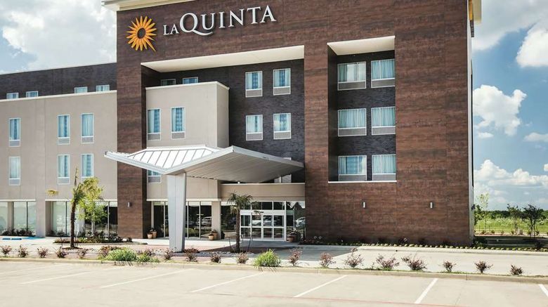 <b>La Quinta Inn & Suites The Colony Exterior</b>. Images powered by <a href="https://iceportal.shijigroup.com/" title="IcePortal" target="_blank">IcePortal</a>.