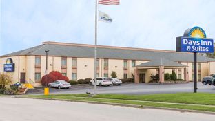 Days Inn & Suites Bloomington