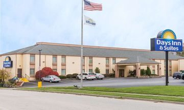 Days Inn & Suites Bloomington