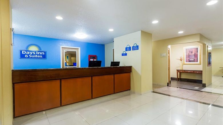 <b>Days Inn & Suites Bloomington Lobby</b>. Images powered by <a href="https://iceportal.shijigroup.com/" title="IcePortal" target="_blank">IcePortal</a>.